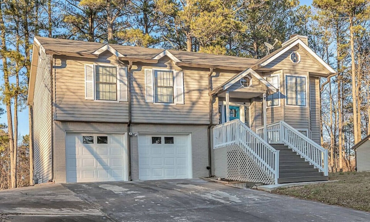 Leslie Estates House | Spacious and Modern 18 min from Stone Mountain