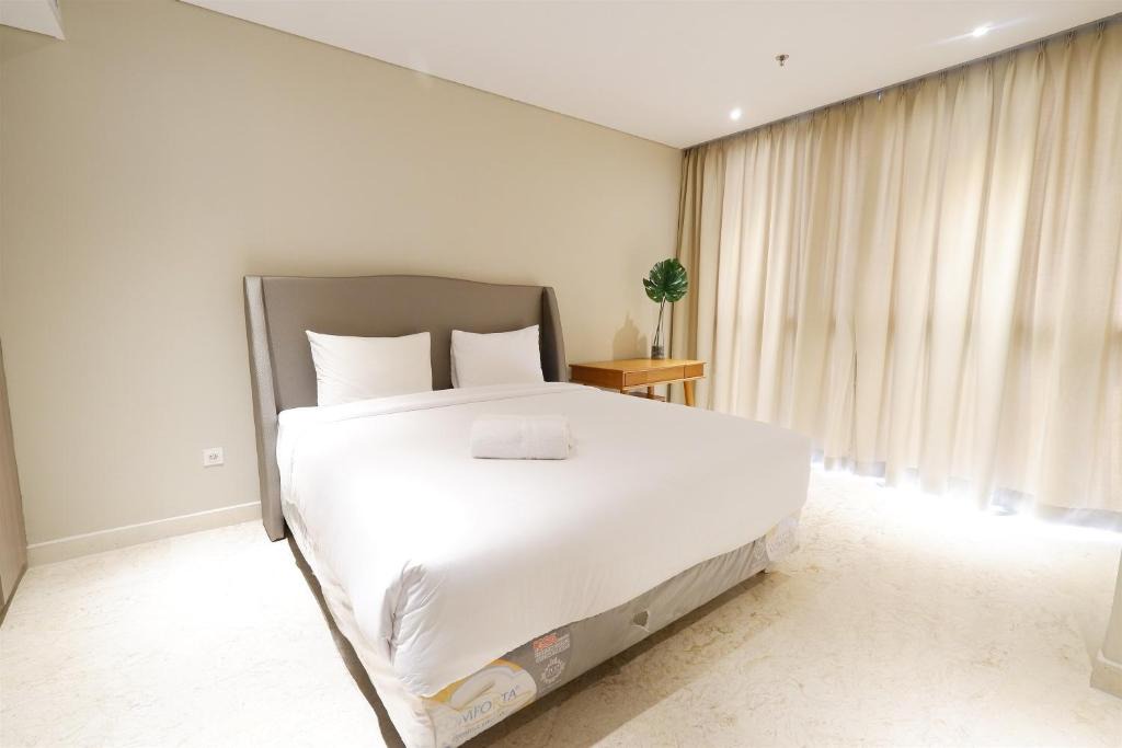 Semanggi Apartment | Spacious and Modern 2BR The Residence Ciputra World 2 Apartment near to SCBD By Travelio
