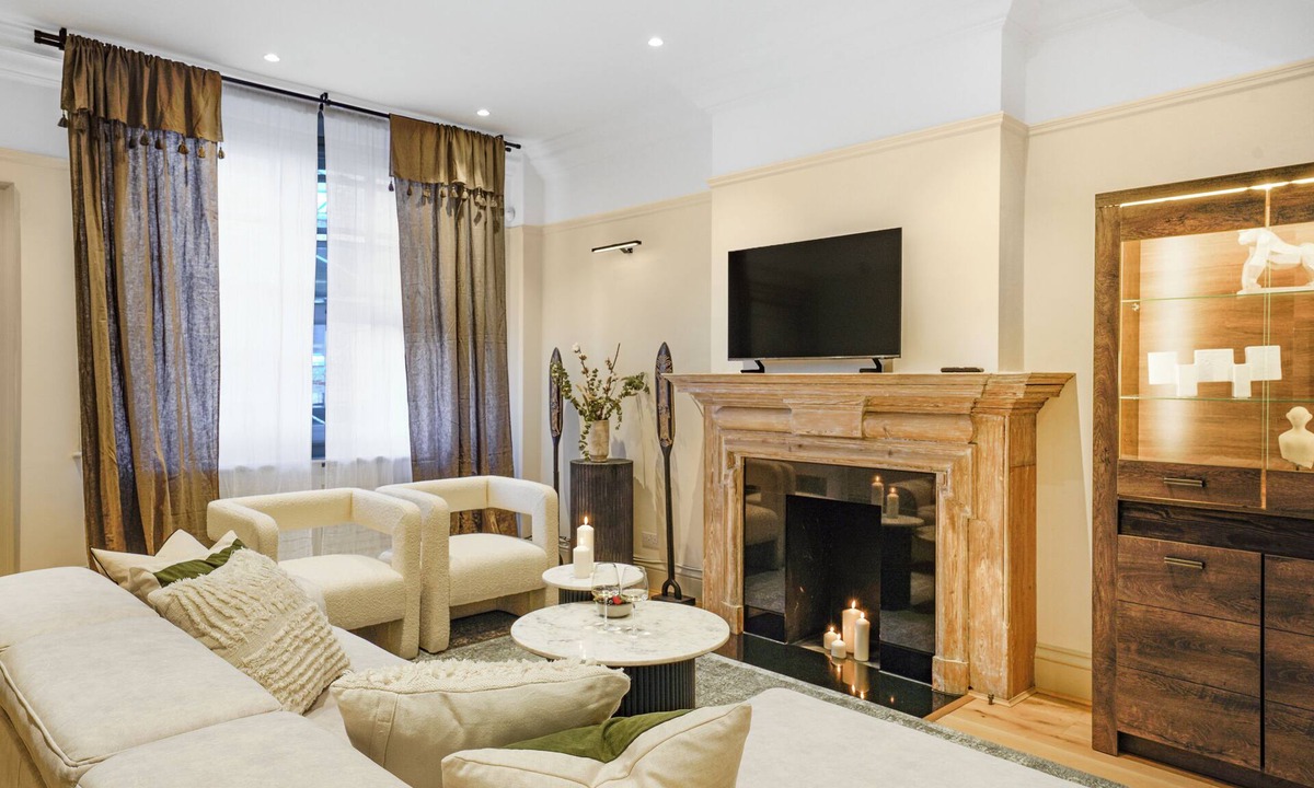 Royal Borough of Kensington and Chelsea Apartment | Spacious and Modern 4 Beds Home in Kensington