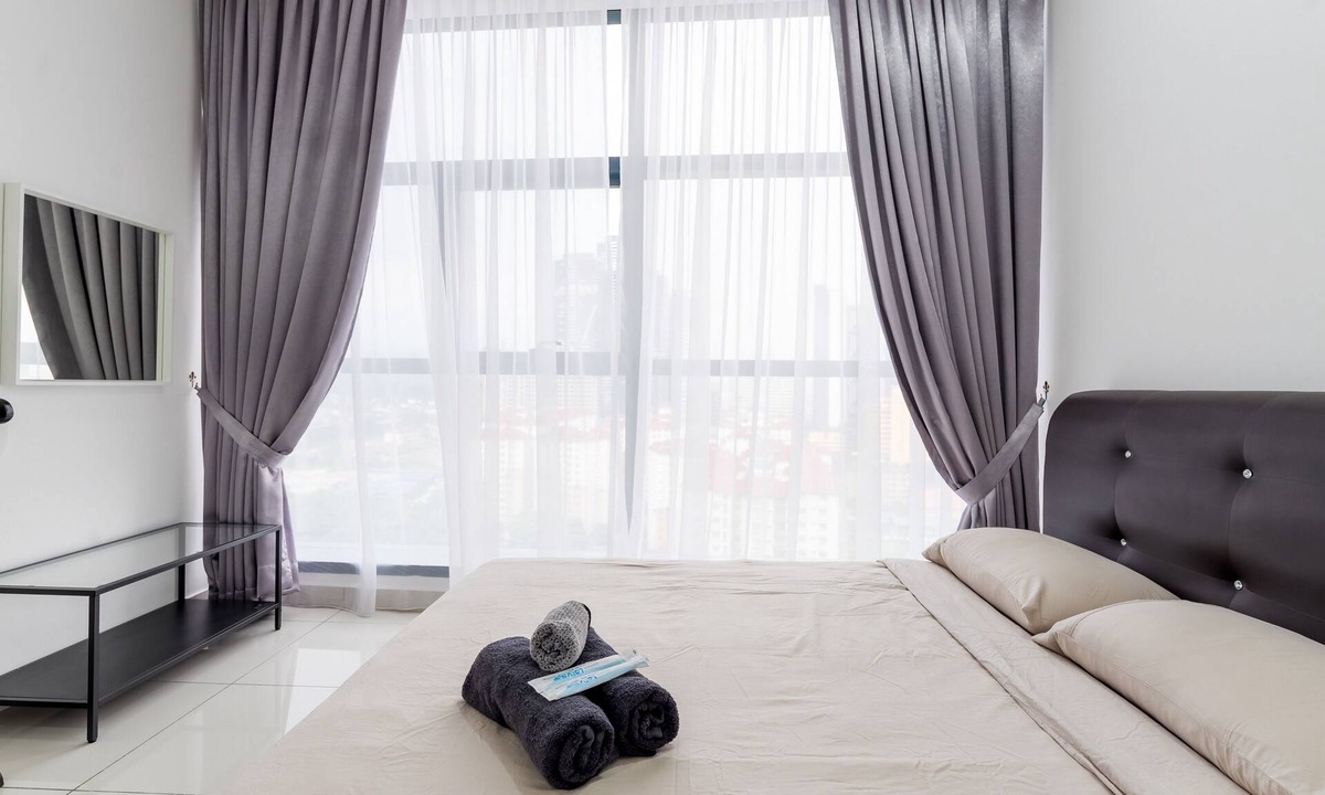 Kuala Lumpur Apartment | Spacious and Trendy, 7 mins to KLCC