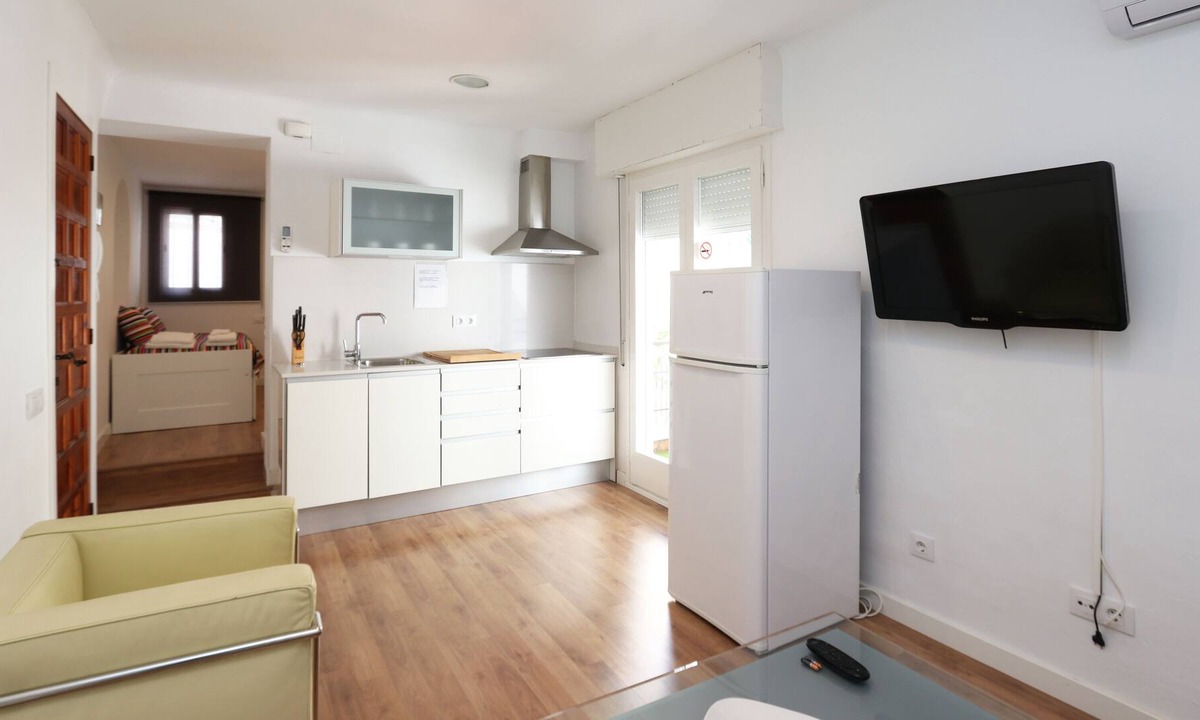 Arenys de Mar Apartment | Spacious Apartment for 2 with Balcony