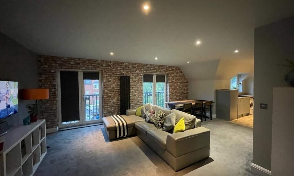 Solihull Apartment | Spacious apartment 5min from NEC/BHX