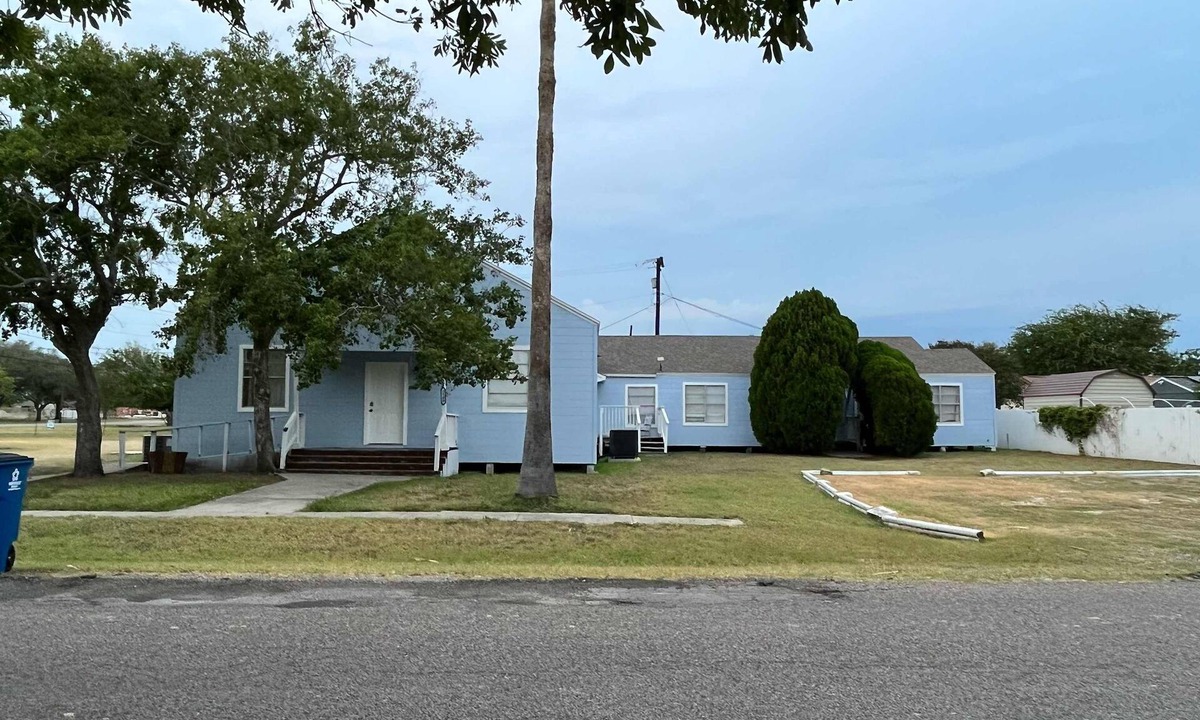 Ingleside Apartment | Spacious Apartment Complex in Ingleside – Sleeps 19!