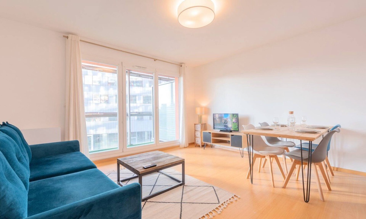 La Madeleine Apartment | Spacious apartment with parking and balcony!