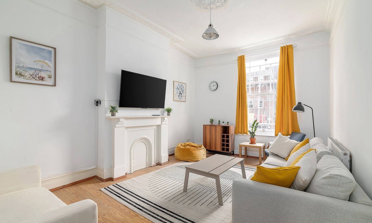 Brixton Apartment | Spacious apartment in London