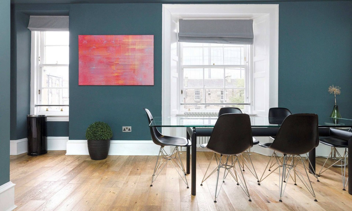 West End Apartment | Spacious Apartment next to West End