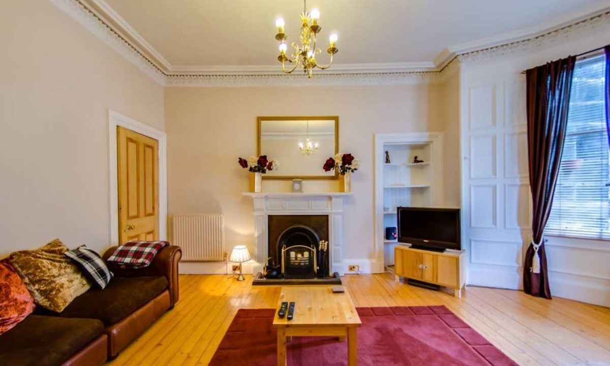 Marchmont Apartment | Spacious Apartment next to The Meadows