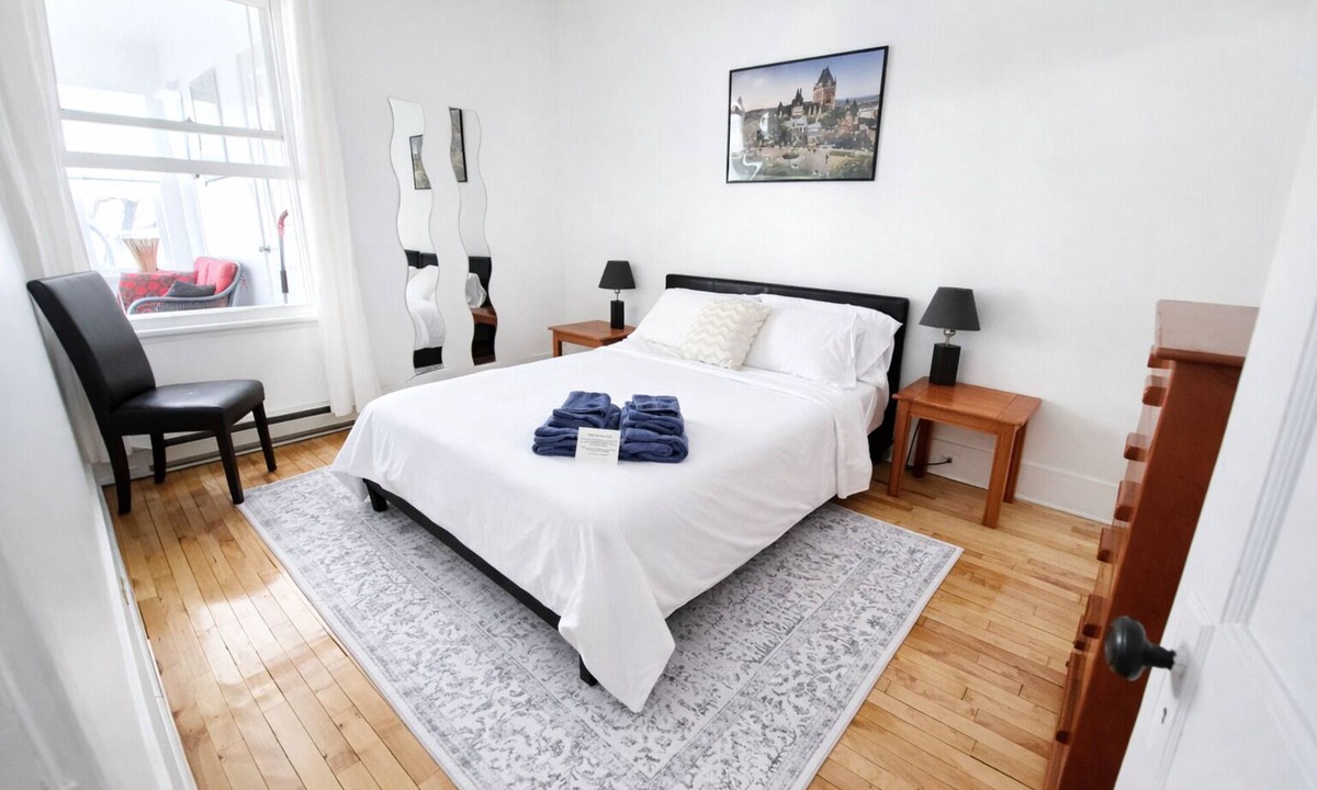 Montcalm Apartment | Spacious apartment - Near Old Quebec