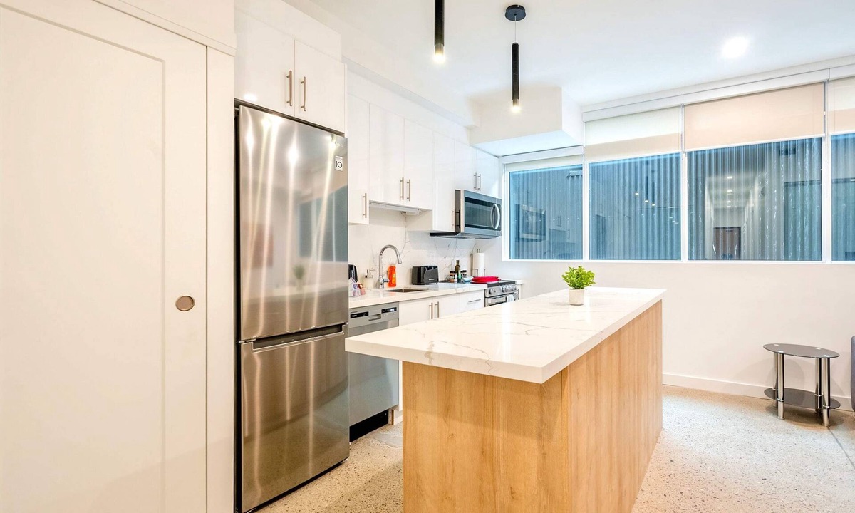 Downtown Toronto Apartment | Spacious Apartment Near Downtown in Regent Park