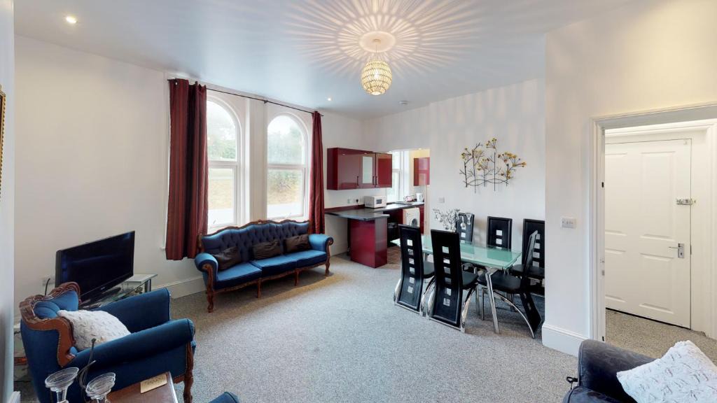 Chatham Apartment | Spacious Apartment Sleeps 6