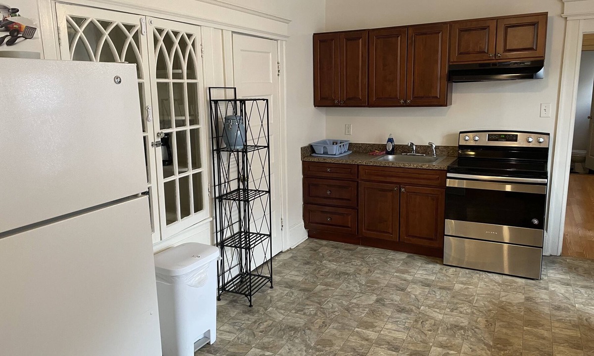 Trenton House | Spacious apartment