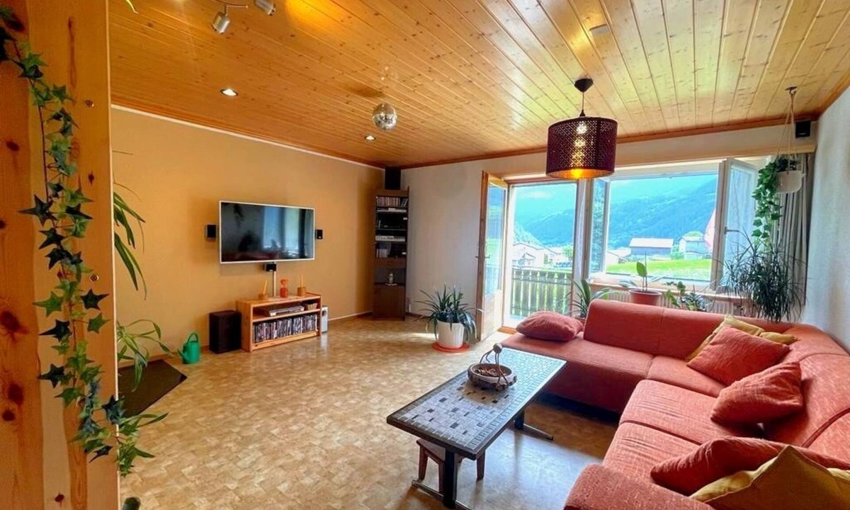 Poschiavo Apartment | Spacious Apartment with 3 bedrooms, 2 bathrooms, kitchen and living room