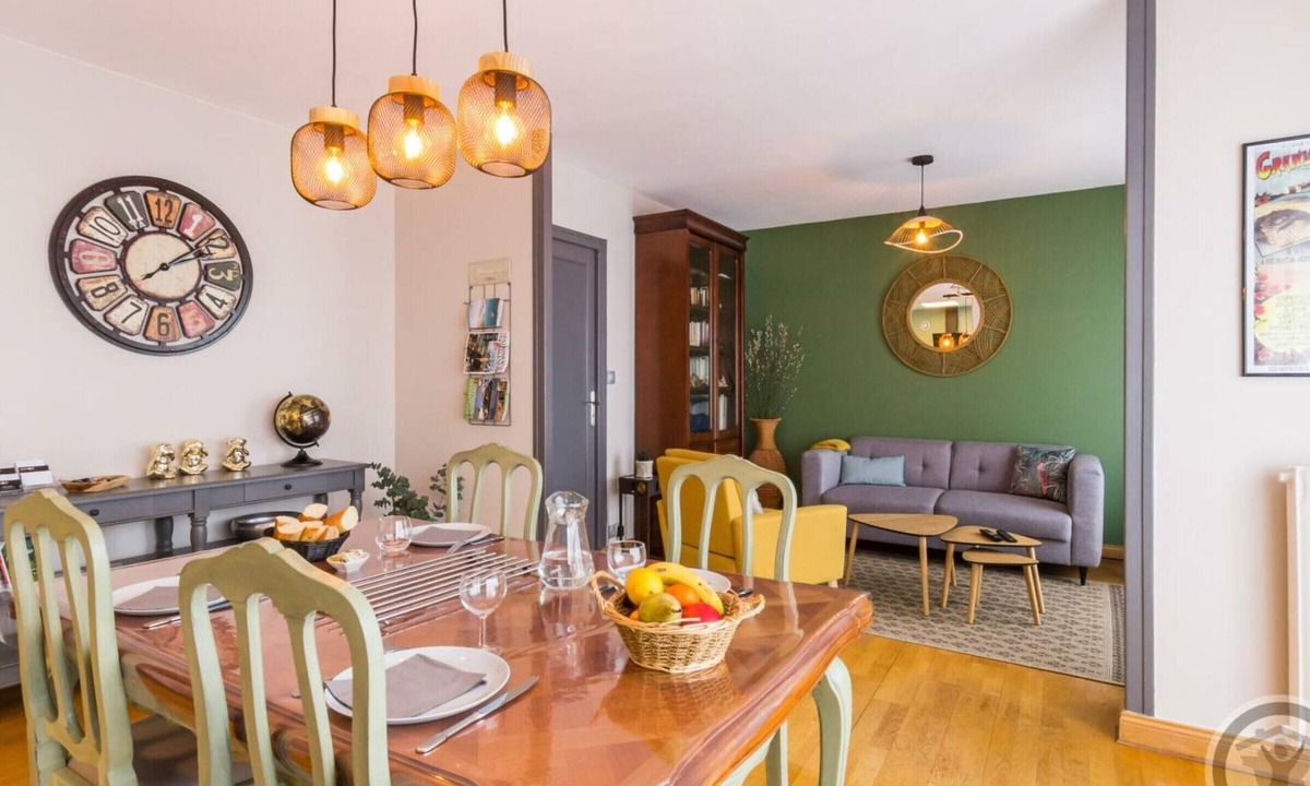 Granville Apartment | Spacious apartment with sunny balcony in Granville