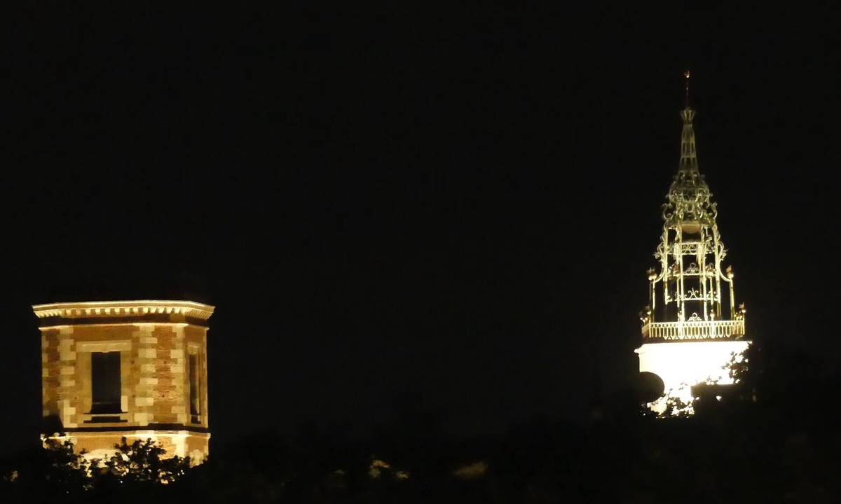 Les Platanes Apartment | Spacious apartment with lovely balcony