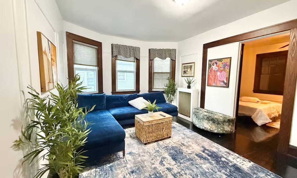 Edgewater House | spacious apartment with NYC views