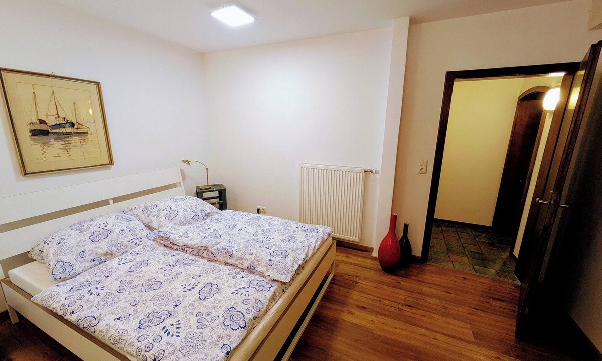 Bayreuth Apartment | Spacious apartment with direct garden access, close to nature.