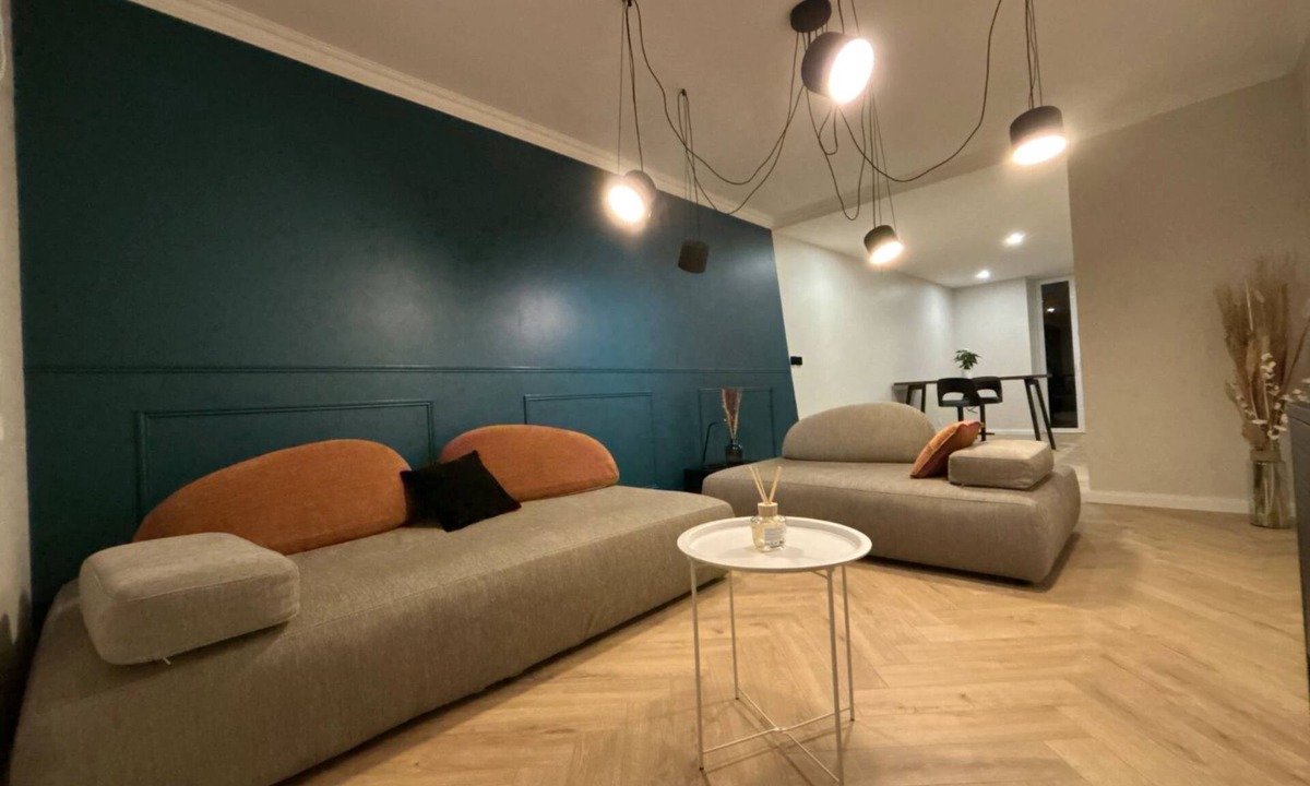 Nilvange Apartment | Spacious apartment with character