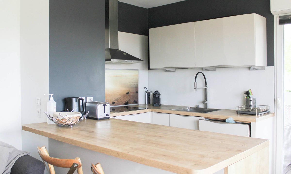 Gentilly Apartment | Spacious apartment with panoramic view
