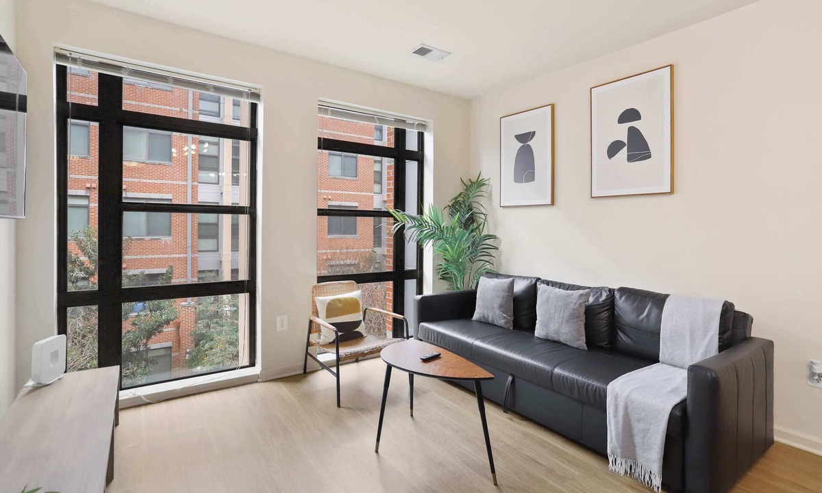 Arlington Apartment | Spacious Apt Near D.C. + Gym & Great Location