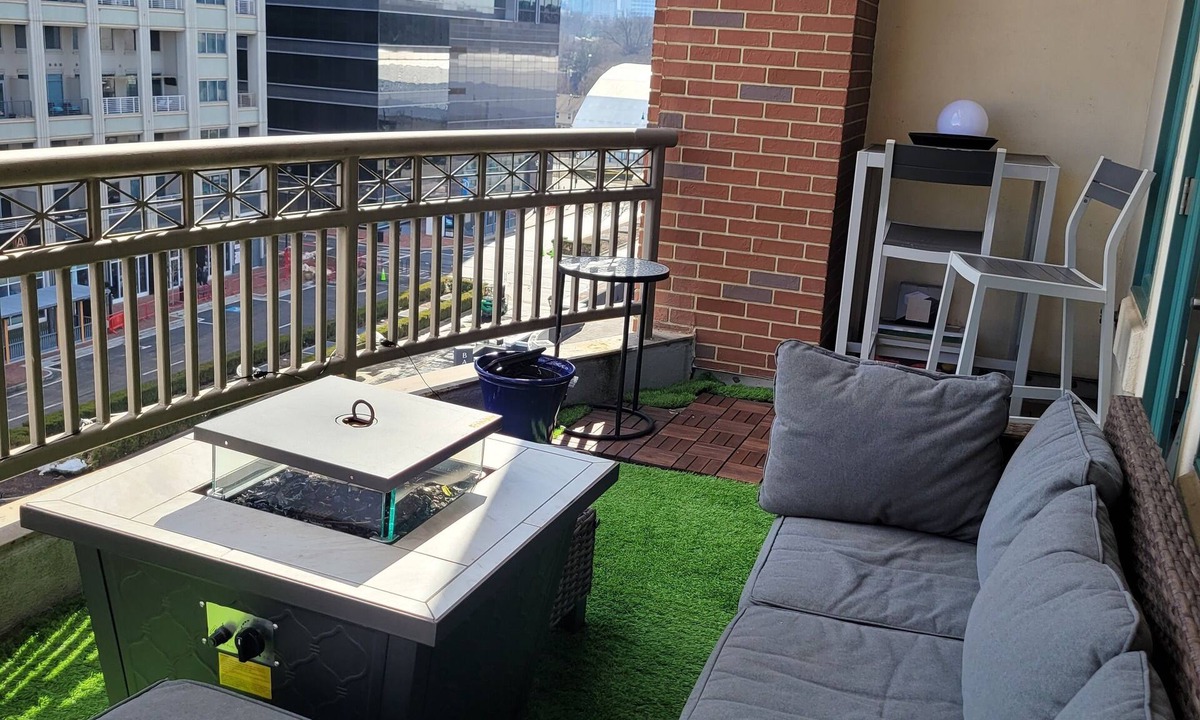 Loring Heights Apartment | Spacious Atlantic Station Lof5. 15 min from the Battery! w/city views