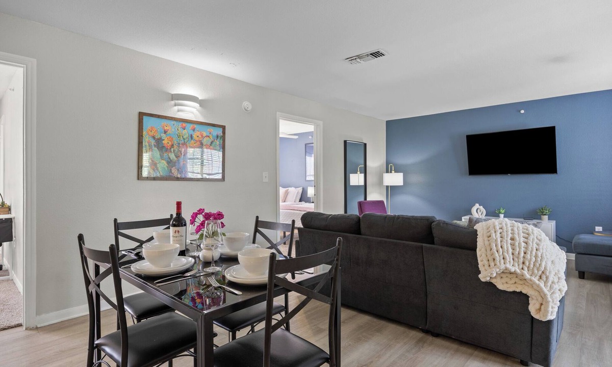 Pleasant Valley Apartment | Spacious Austin 3BR Home · Workspace · Sleeps 12 · 10min to UT