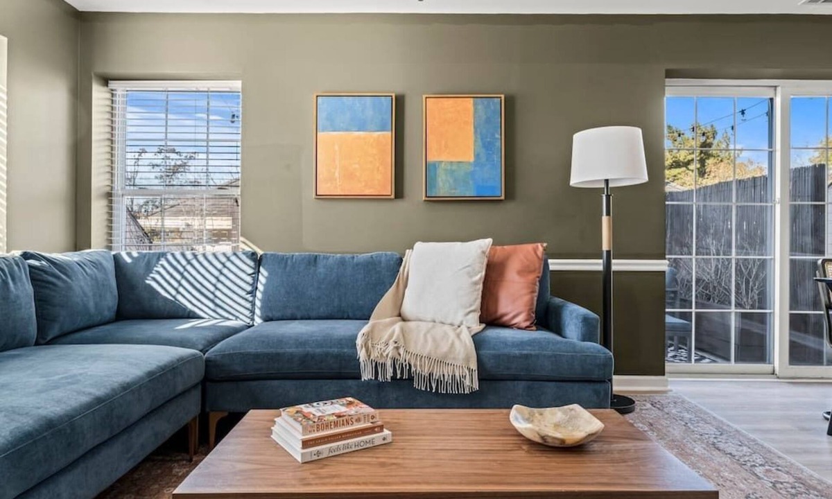 Newtown Apartment | Spacious | Balcony | Central | Hosted By StayRafa