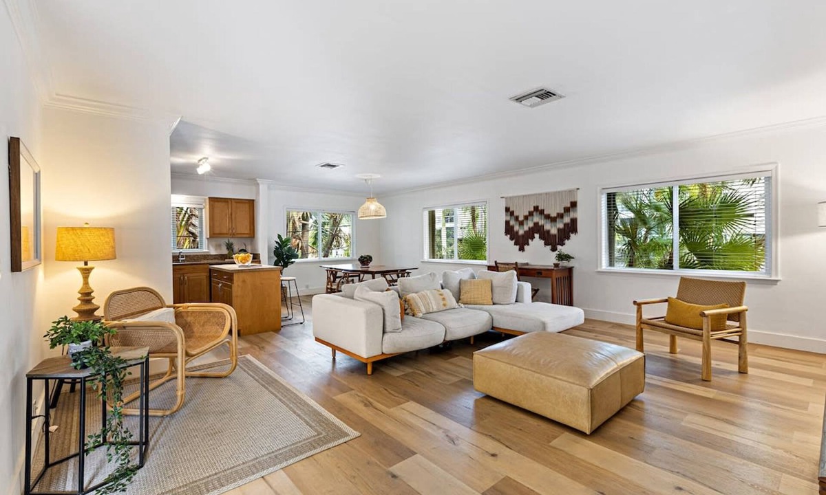 Hendricks and Venice Isles Apartment | Spacious Beach Apt in Las Olas Blvd