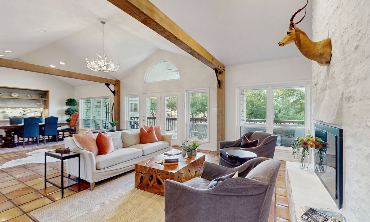 Horseshoe Bay West House | Spacious beautiful home w/full kitchen, balcony and patio, next to golf course