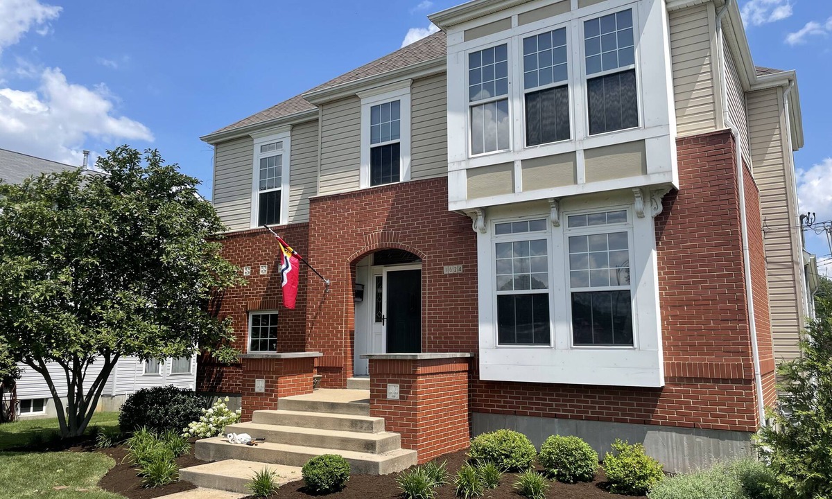 The Gate House | Spacious Beautiful 3BR ☆ Hot Tub ☆ Near Downtown