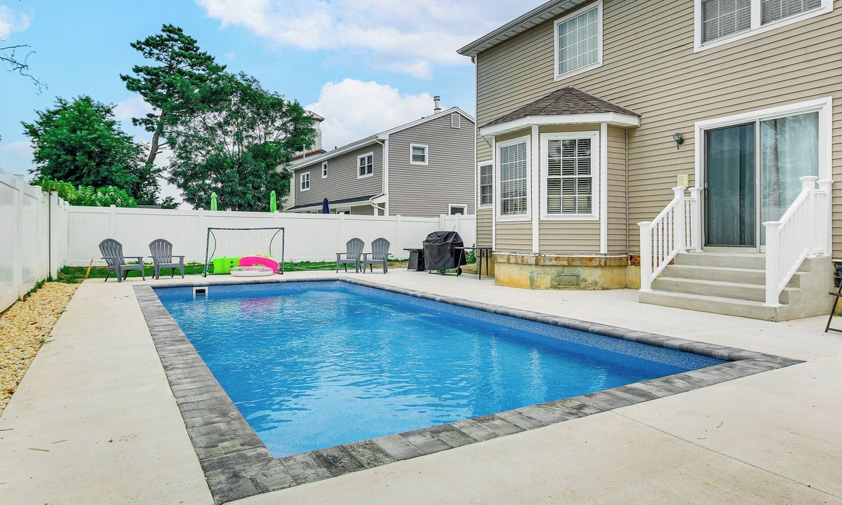 Southend House | Spacious Brigantine Home ~ 1 Block to Beach!