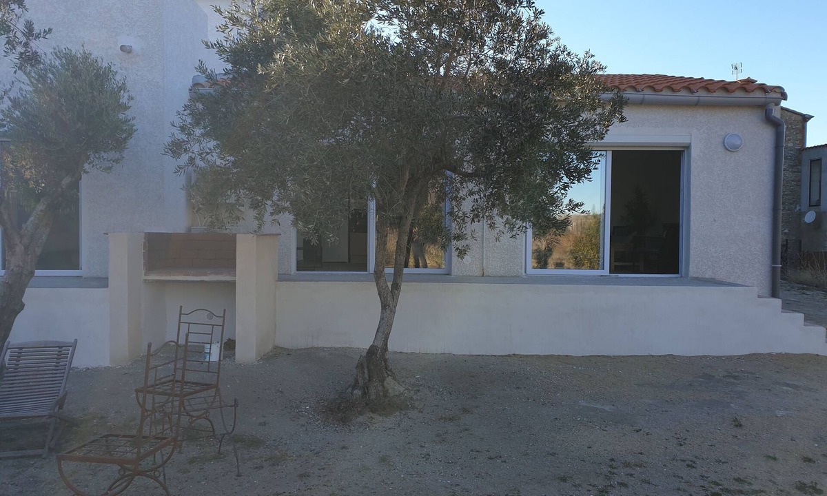 Nefiach House | Spacious, bright, air-conditioned T2 with large garden