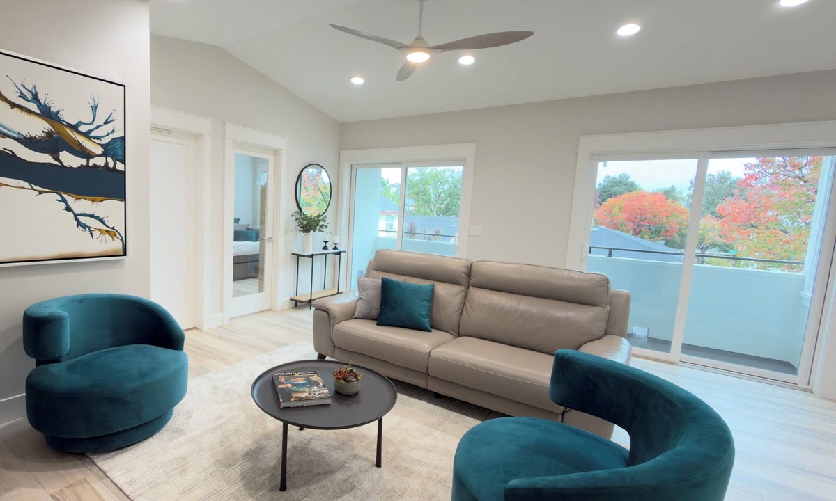 Pleasanton Apartment | Spacious & Bright Apartment: Cozy, New & Steps to Everything