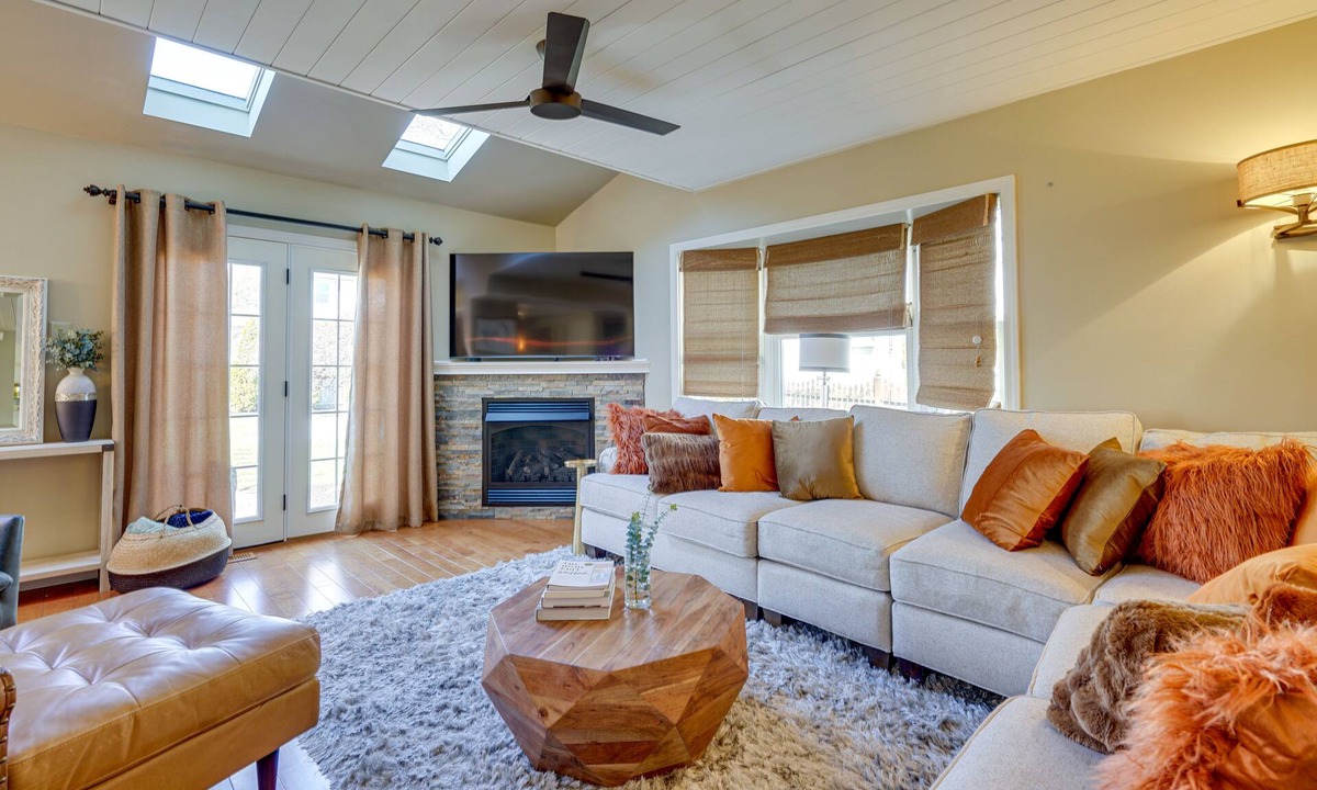 Lumberton House | Spacious & Bright Lumberton Home with Backyard!