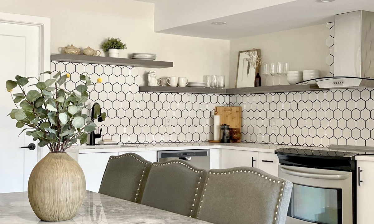 Southwest Calgary House | Spacious, Bright Suite Near Mountains & Downtown