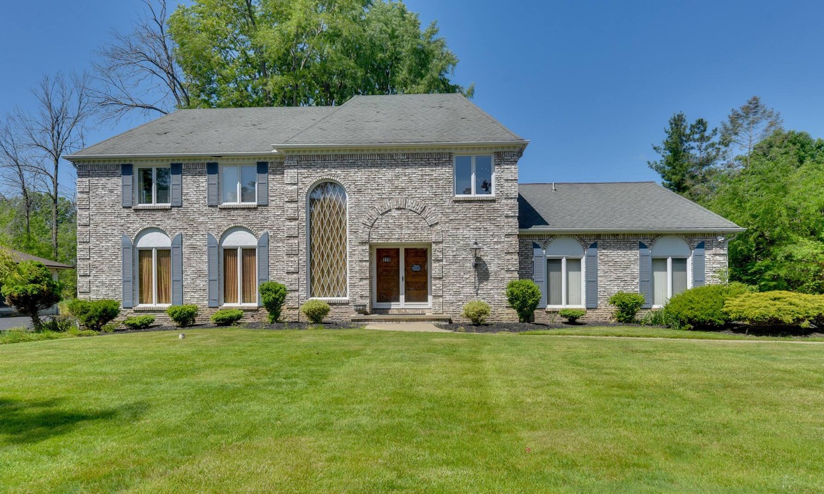 Williamsville House | Spacious Buffalo Brick Home w/ Backyard!