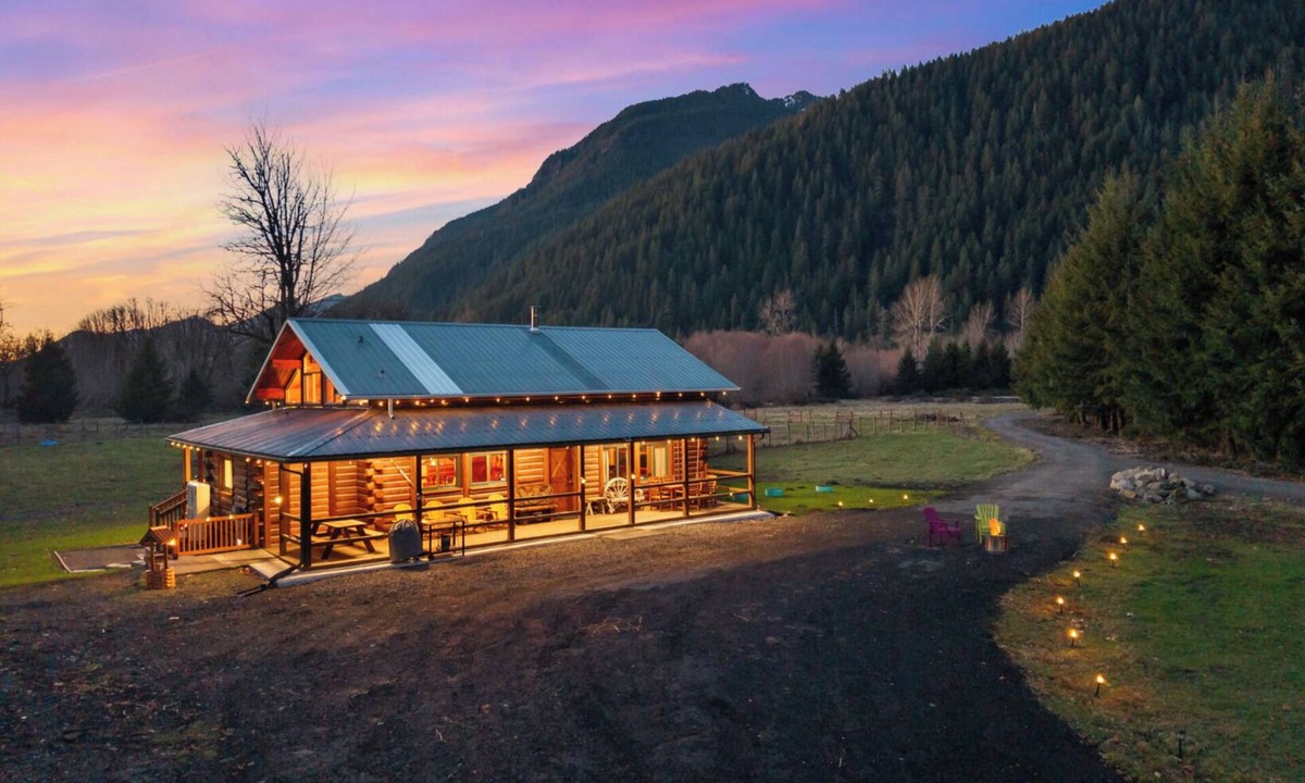 Randle Cabin | Spacious Cabin on 65 acres with no neighbors