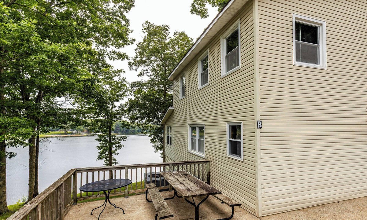 Benton Cabin | Spacious Cabin overlooking Kentucky Lake