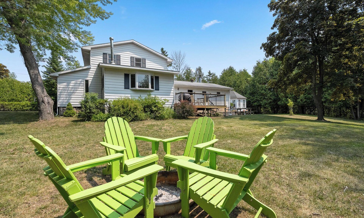 Ephraim Cabin | Spacious Captain's Quarters - Central Ephraim