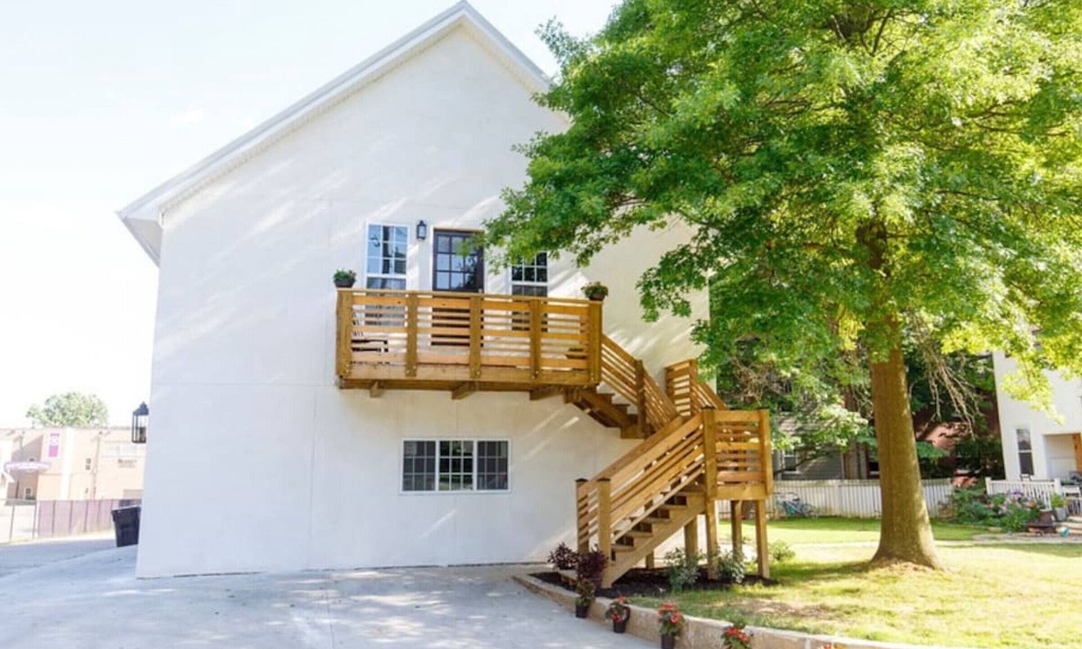 Crescent Hill House | Spacious Carriage House with Park Views Near Frankfort Ave & Downtown