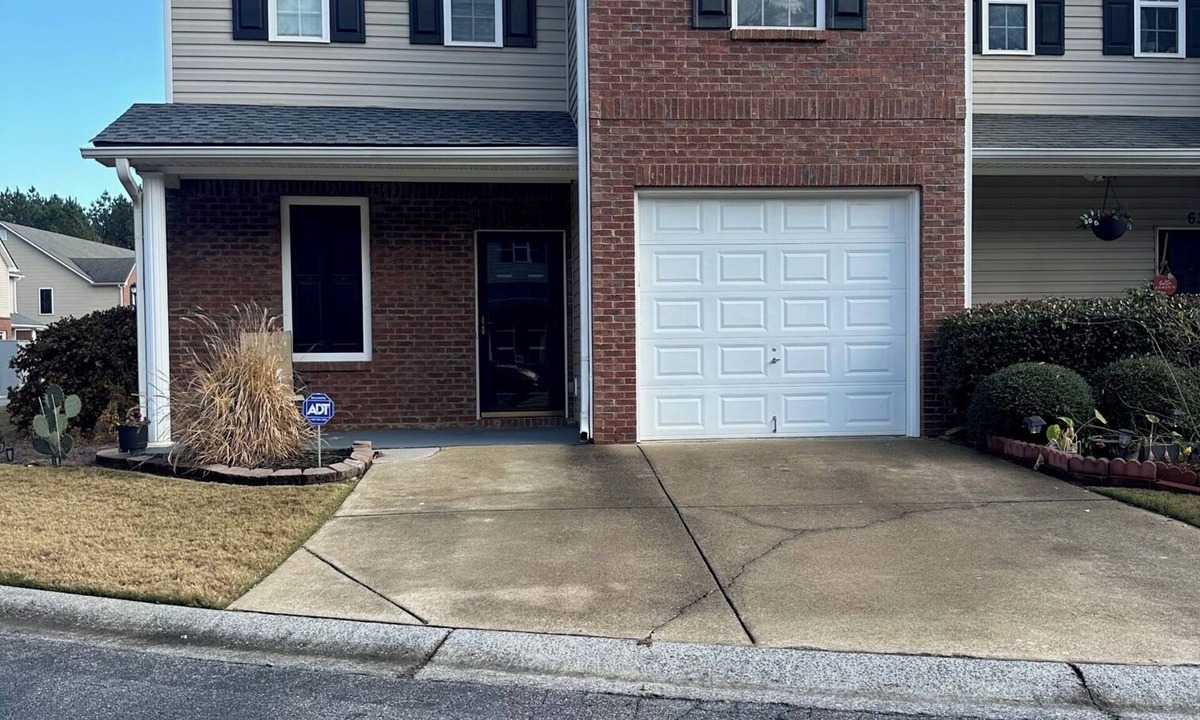 Cartersville House | Spacious Cartersville Townhome