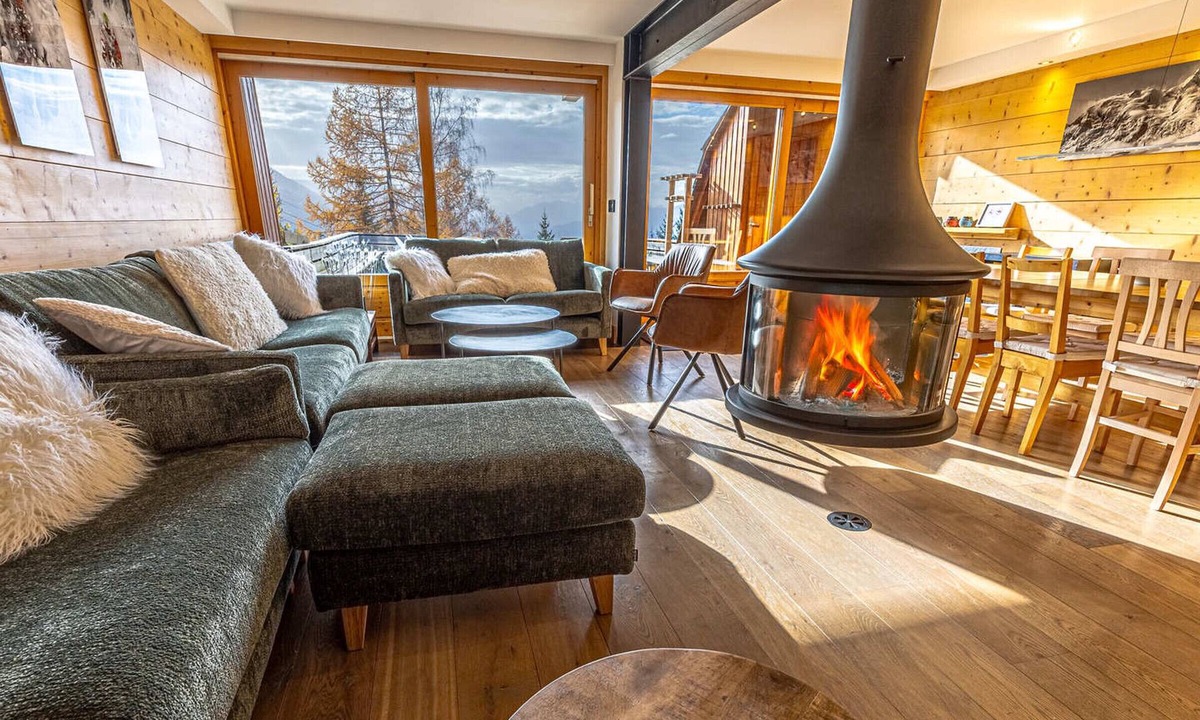 Arc-1600 Ski Chalet | Spacious chalet for 14 with sauna and fireplace in Arcs 1600