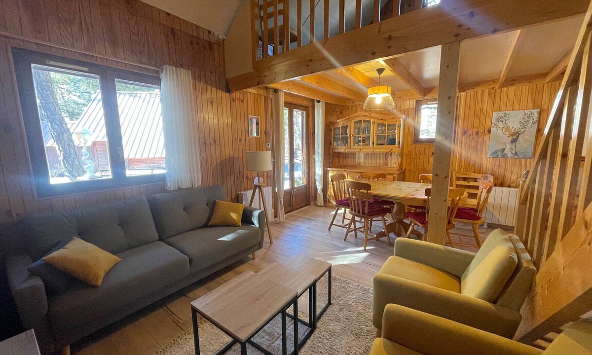 Barcelonnette Ski Chalet | Spacious chalet in Barcelonnette for 8 guests