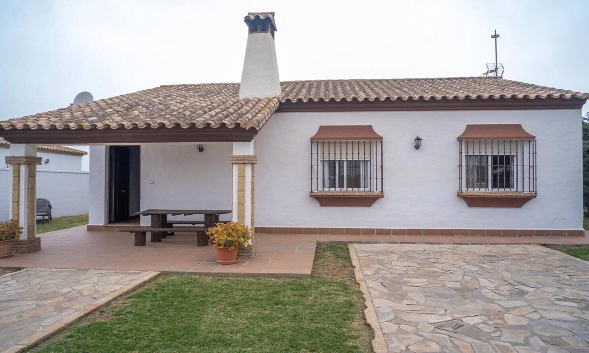 El Palmar Apartment | Spacious Chalet in El Palmar, Spain