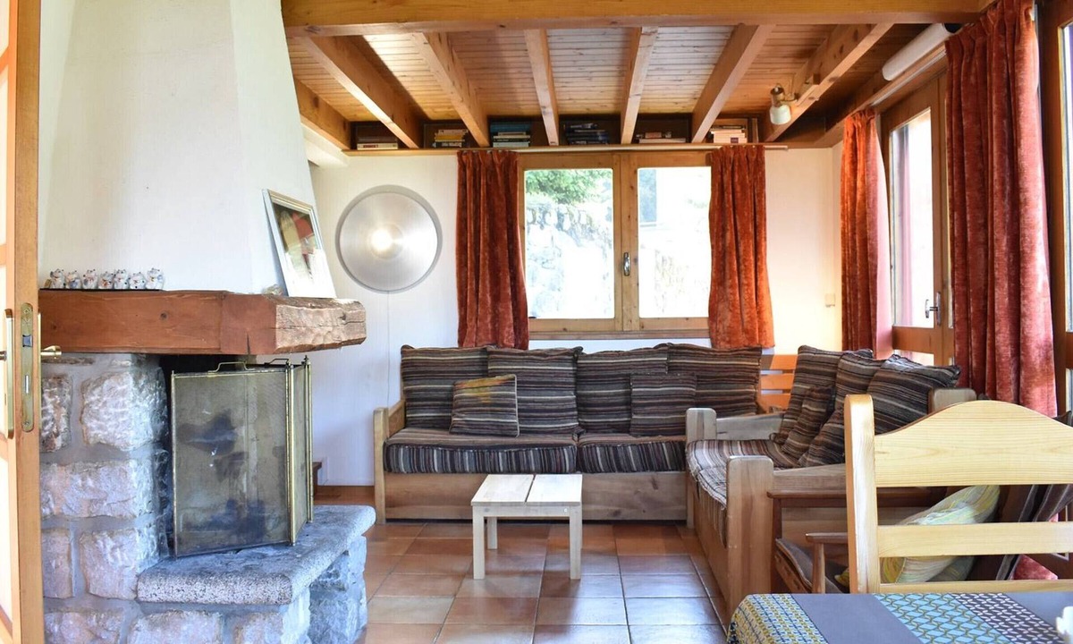 Meribel Ski Chalet | Spacious Chalet in Méribel - Pets Allowed, Parking Included