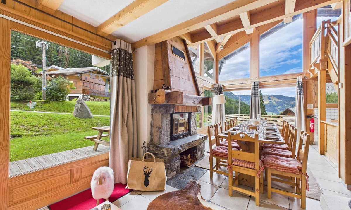 Les Prodains Ski Chalet | Spacious chalet in Morzine with SPA and sauna, pets allowed