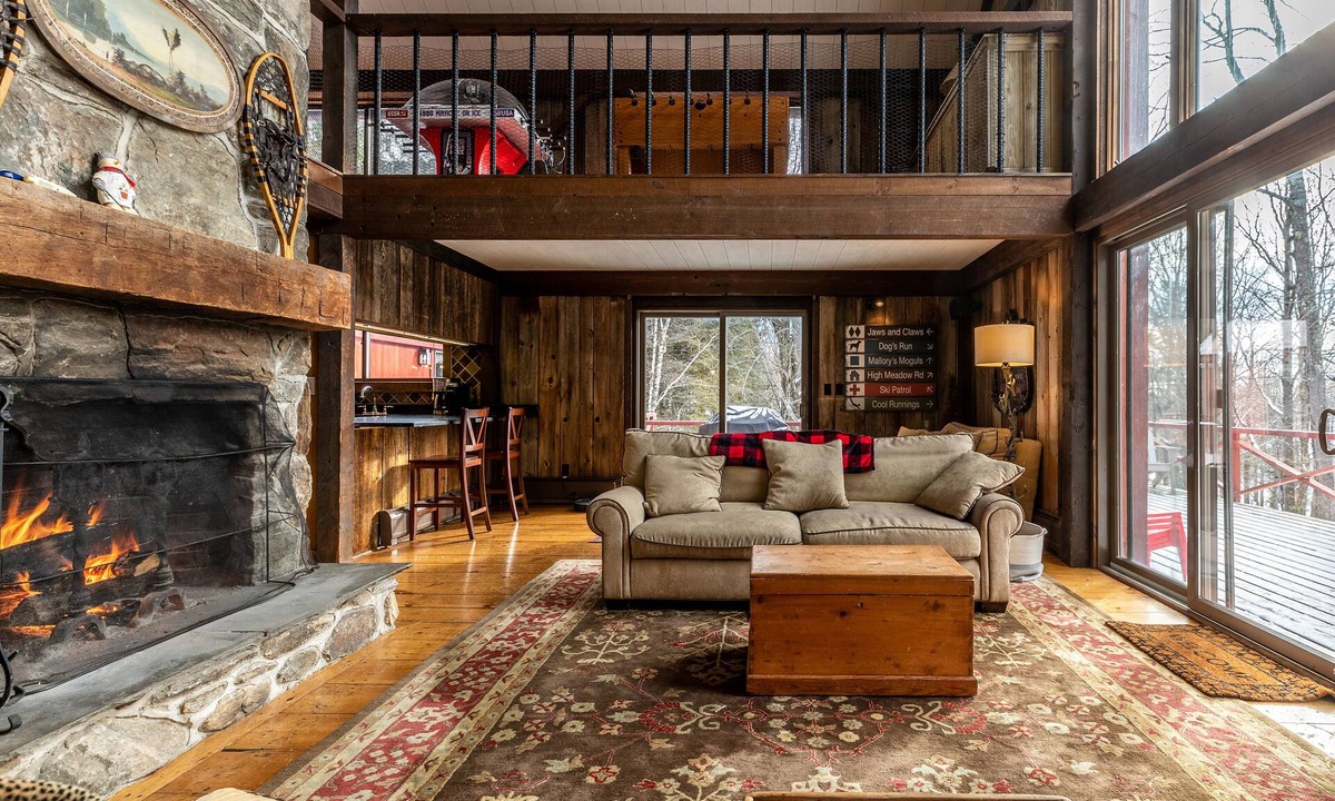 Stratton Mountain Ski Chalet | Spacious Chalet W/Endless Entertainment THE BARN