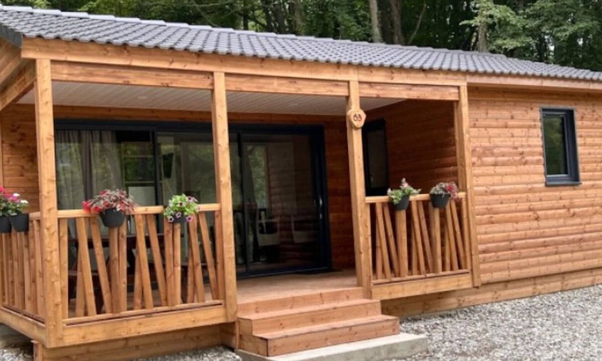 Saint-Girons Ski Chalet | Spacious chalet with terrace - 8 guests