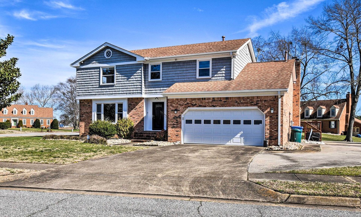 Western Branch North House | Spacious Chesapeake Home w/Pool Table!