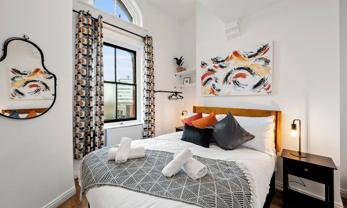 Birmingham City Centre Apartment | Spacious City Apartment in Birmingham