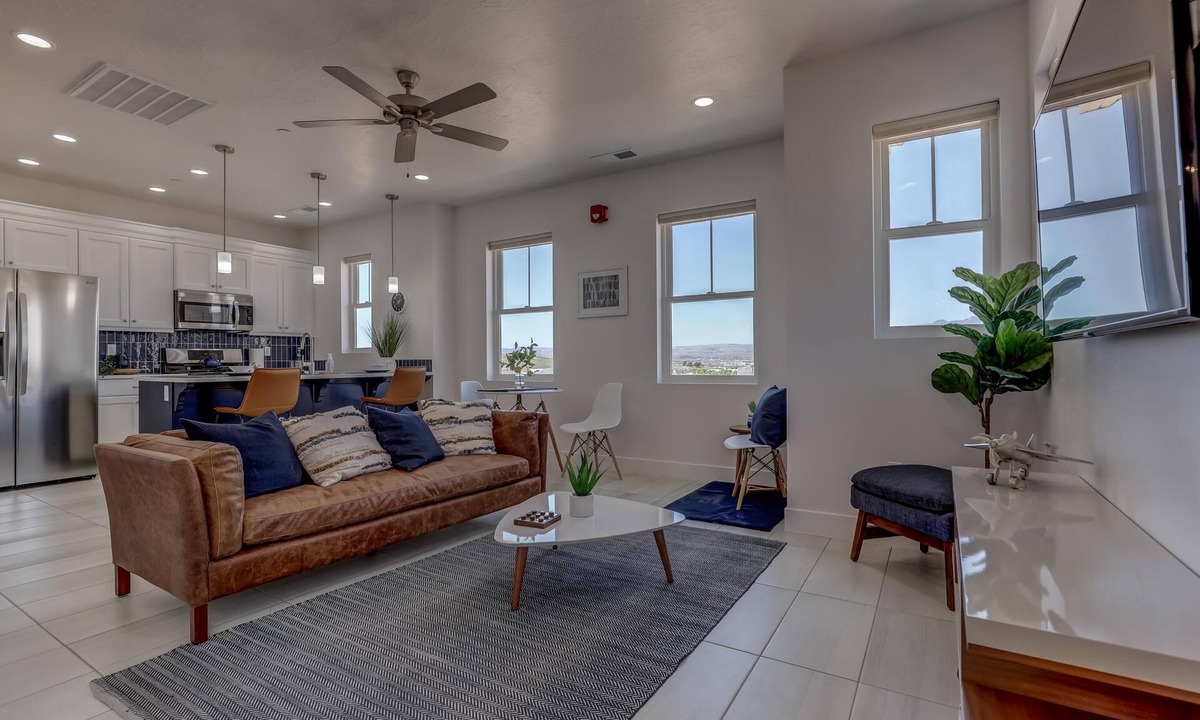 St. George Cottage | Spacious | Clean | Getaway for Two! | Sky